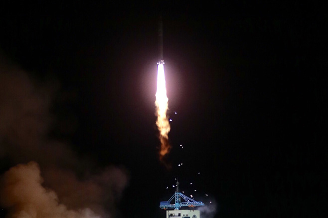 4月6日，搭載實(shí)踐十號(hào)衛(wèi)星的長(zhǎng)征二號(hào)丁運(yùn)載火箭升空。