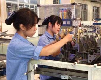 見過發(fā)動(dòng)機(jī)是如何裝配的嗎？