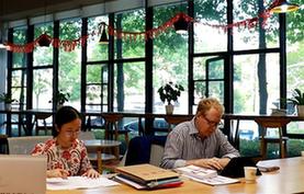 中國成就，世界矚目&mdash;&mdash;來自基層蹲點現(xiàn)場的報道