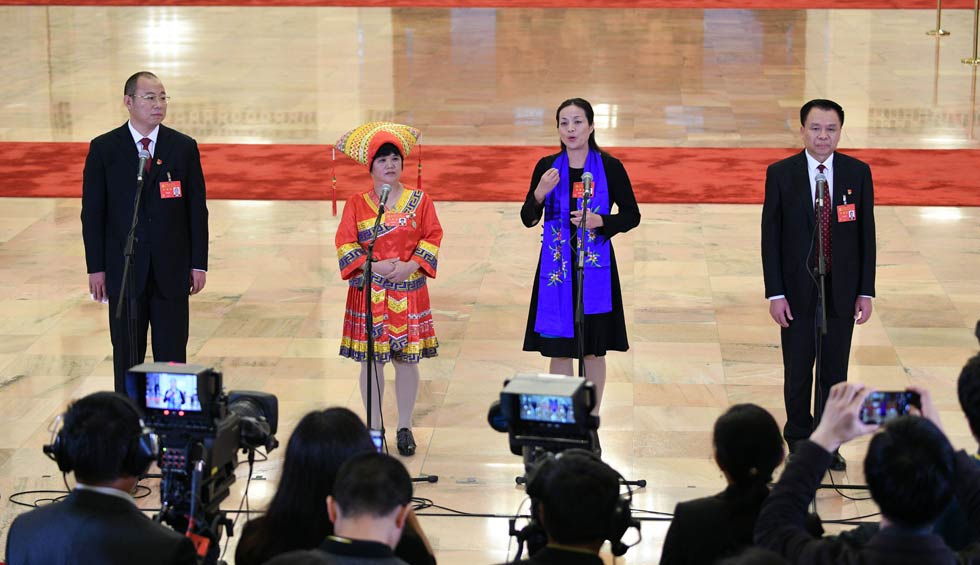 蔡松濤、杜麗群、楊小玲、賈立群接受采訪