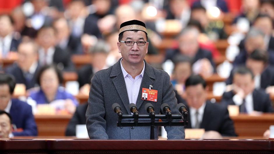 新疆維吾爾自治區(qū)呼圖壁縣政協(xié)副主席、伊斯蘭教協(xié)會會長，呼圖壁縣城鎮(zhèn)陜西寺阿訇 楊杰