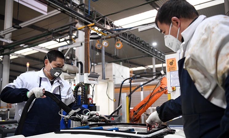 新華社評論員：堅持疫情防控和經濟社會發(fā)展&ldquo;兩手抓&rdquo;