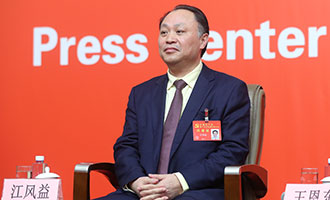 南昌大學黨委常委、副校長江風益