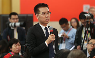 中央電視臺、中國國際電視臺記者提問