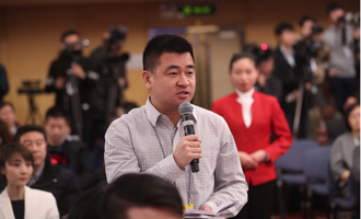 每日經(jīng)濟(jì)新聞?dòng)浾咛釂? /> </a>           
<p><a href=