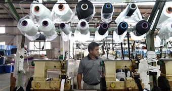 人民日?qǐng)?bào)評(píng)論員：歷史不能選擇，現(xiàn)在可以把握，未來(lái)可以開(kāi)創(chuàng)