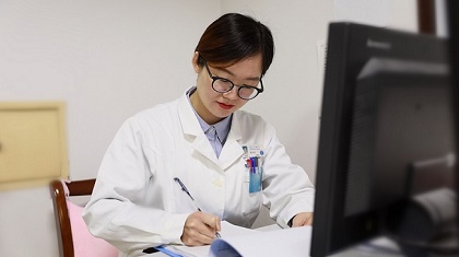 有才！這位女醫(yī)生自創(chuàng)說唱視頻，讓科普更&ldquo;接地氣&rdquo;