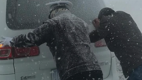 &ldquo;冰雕&rdquo;交警找到了！致敬戰(zhàn)斗在抗風(fēng)雪一線的交警