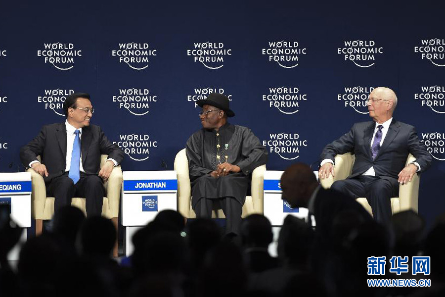 5月8日，中國國務(wù)院總理李克強在阿布賈出席第24屆世界經(jīng)濟論壇非洲峰會全會，發(fā)表題為《共同推動非洲發(fā)展邁上新臺階》的特別致辭。新華社記者 李學仁 攝 