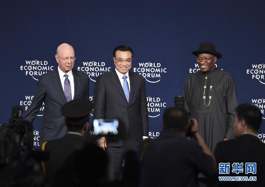 5月8日，中國國務(wù)院總理李克強在阿布賈出席第24屆世界經(jīng)濟論壇非洲峰會全會，發(fā)表題為《共同推動非洲發(fā)展邁上新臺階》的特別致辭。新華社記者 李學仁 攝 