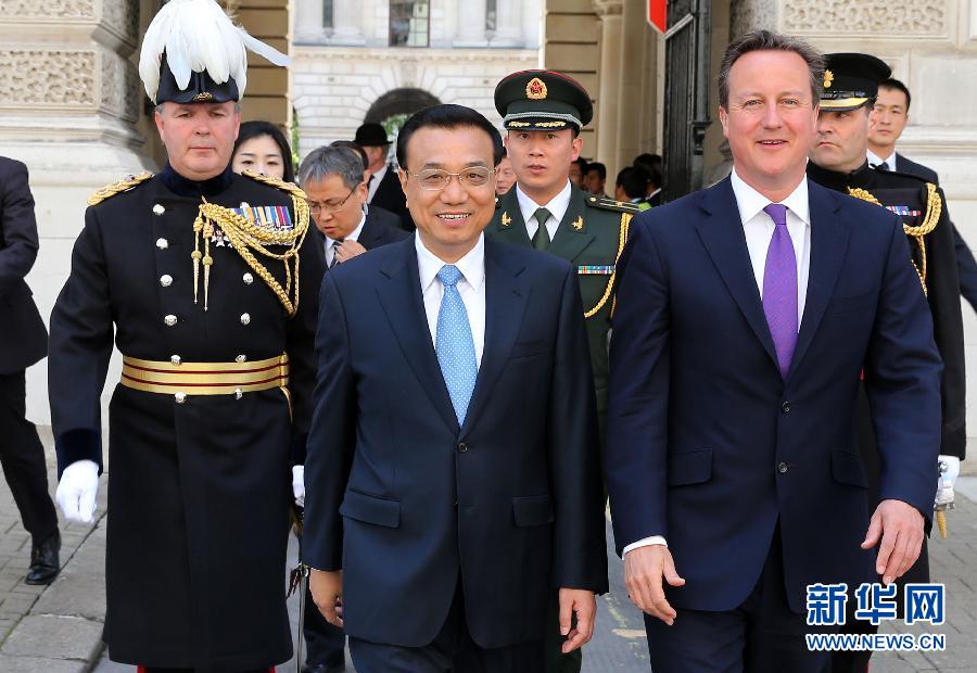 6月17日，中國國務(wù)院總理李克強(qiáng)在倫敦唐寧街10號首相府同英國首相卡梅倫舉行中英總理年度會(huì)晤。新華社記者 龐興雷 攝