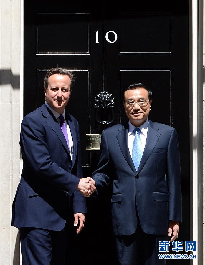 6月17日，國務(wù)院總理李克強(qiáng)在倫敦唐寧街10號首相府同英國首相卡梅倫舉行中英總理年度會(huì)晤。新華社記者 李濤 攝