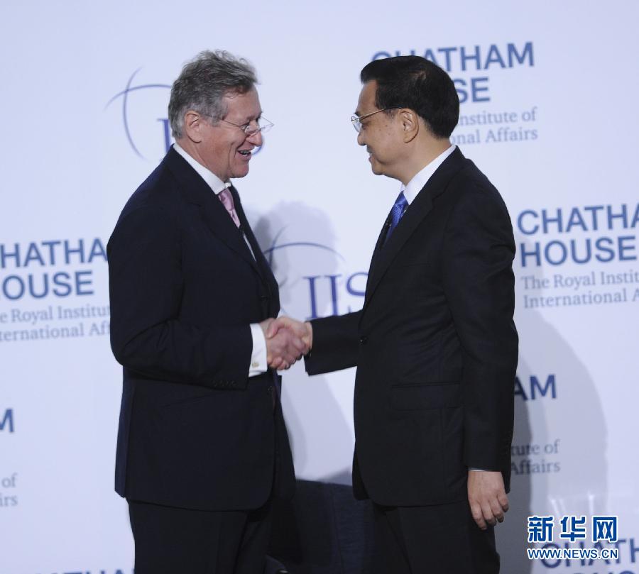  6月18日，國務院總理李克強在倫敦金融城市長官邸面向英國皇家國際問題研究所和國際戰(zhàn)略研究所兩大智庫發(fā)表題為《共建包容發(fā)展的美好世界》的演講。新華社記者 張鐸 攝 