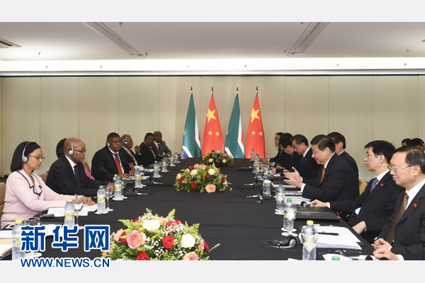 7月14日，國(guó)家主席習(xí)近平在巴西福塔萊薩會(huì)見南非總統(tǒng)祖馬。新華社記者 李學(xué)仁 攝