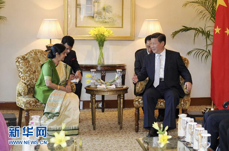 9月18日，國(guó)家主席習(xí)近平在新德里會(huì)見印度外長(zhǎng)斯瓦拉杰。新華社記者 張鐸 攝