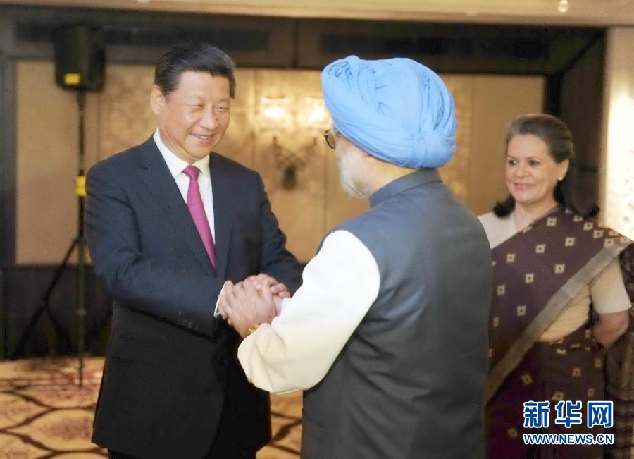 9月19日，國家主席習(xí)近平在新德里會見印度國大黨主席索尼婭&middot;甘地和前總理辛格。 新華社記者張鐸攝