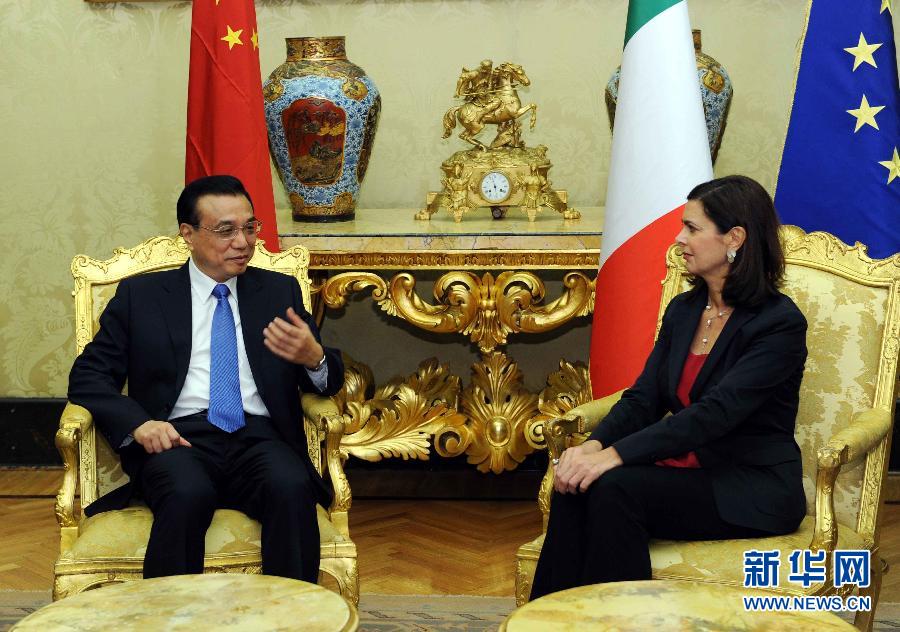 10月15日，中國國務(wù)院總理李克強在羅馬會見意大利眾議長博爾德里尼。 新華社記者饒愛民攝