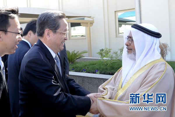 11月6日，正在巴林進(jìn)行正式友好訪問(wèn)的全國(guó)政協(xié)主席俞正聲在麥納麥會(huì)見巴林國(guó)民議會(huì)議長(zhǎng)兼眾議長(zhǎng)扎赫拉尼。 新華社記者 張鐸 攝