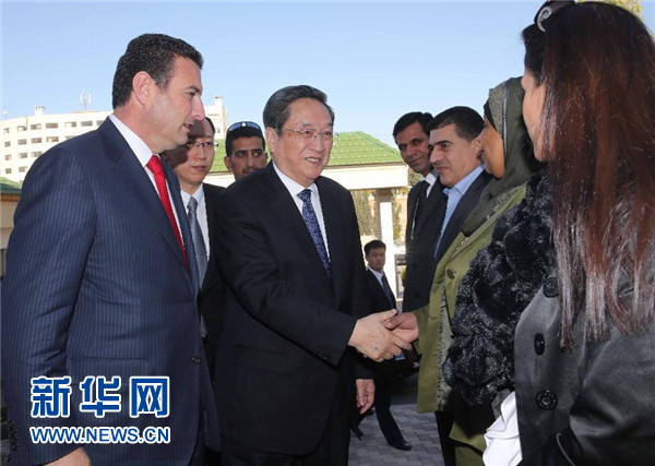 11月9日，正在約旦進(jìn)行正式友好訪問的全國政協(xié)主席俞正聲在安曼會(huì)見約旦眾議院代議長薩法迪。 新華社記者 劉衛(wèi)兵 攝 