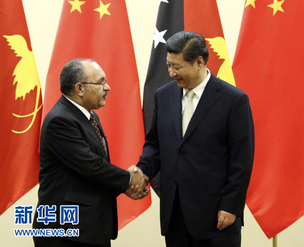 11月22日，國家主席習(xí)近平在斐濟(jì)楠迪會見巴布亞新幾內(nèi)亞總理奧尼爾。 新華社記者姚大偉攝 