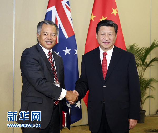 11月22日，國家主席習(xí)近平在斐濟(jì)楠迪會見庫克群島總理普納。新華社記者丁林?jǐn)z 