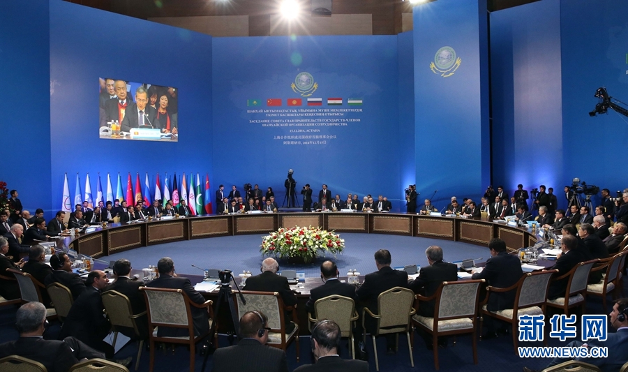 12月15日，中國國務(wù)院總理李克強(qiáng)在阿斯塔納出席上海合作組織成員國政府首腦理事會第十三次會議。 新華社記者 龐興雷 攝