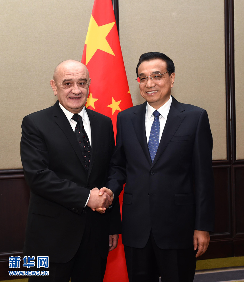 12月16日，中國國務(wù)院總理李克強(qiáng)在貝爾格萊德會(huì)見波黑部長會(huì)議主席貝萬達(dá)。 新華社記者 饒愛民 攝 