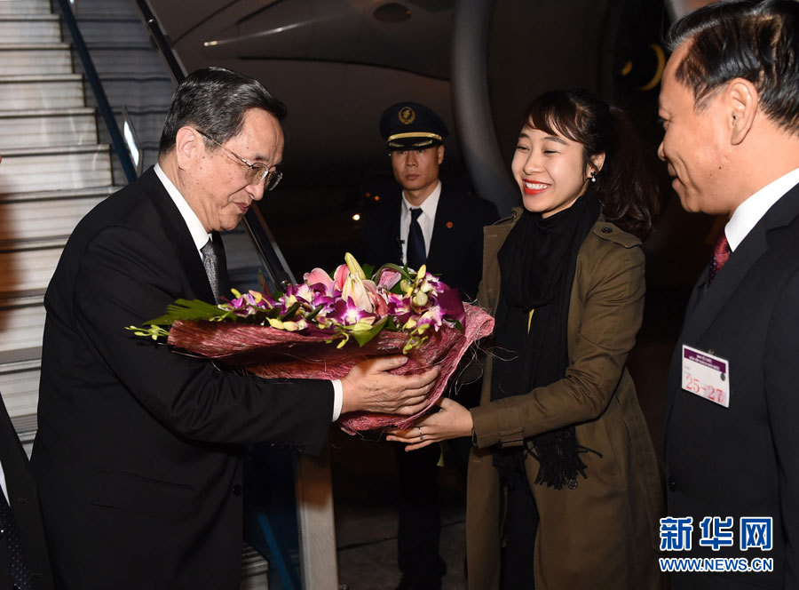 12月25日至27日，中共中央政治局常委、全國(guó)政協(xié)主席俞正聲對(duì)越南進(jìn)行正式訪問(wèn)。這是12月25日，俞正聲抵達(dá)河內(nèi)，開(kāi)始對(duì)越南進(jìn)行正式訪問(wèn)。 新華社記者馬占成攝