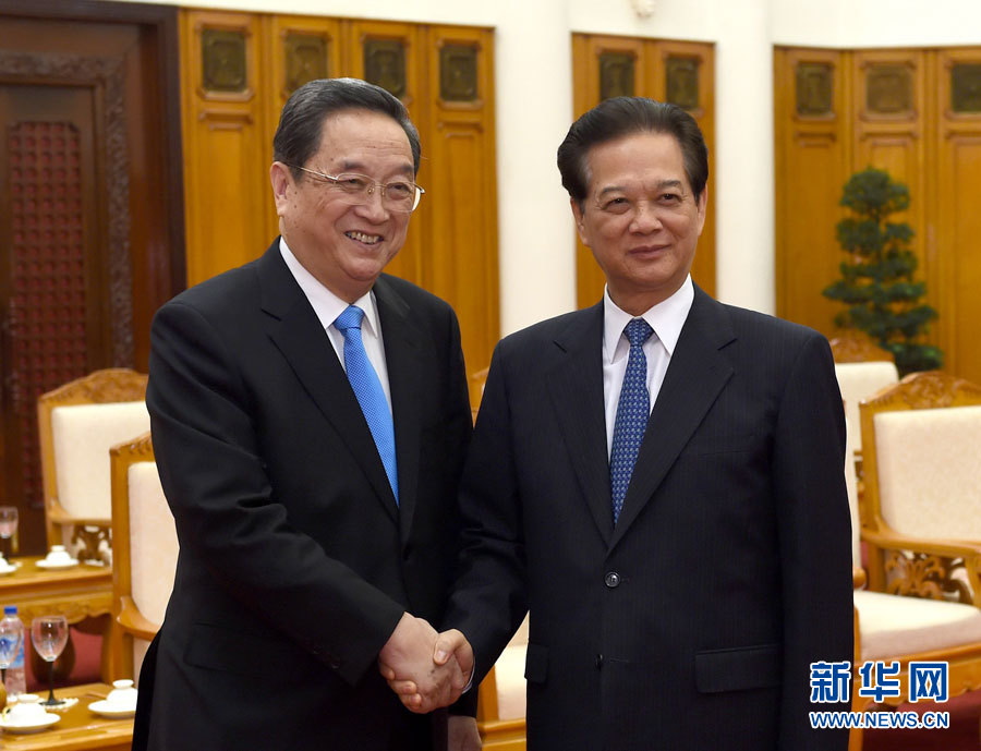 12月25日至27日，中共中央政治局常委、全國(guó)政協(xié)主席俞正聲對(duì)越南進(jìn)行正式訪問(wèn)。這是12月26日，俞正聲在河內(nèi)會(huì)見(jiàn)越南政府總理阮晉勇。 新華社記者馬占成攝