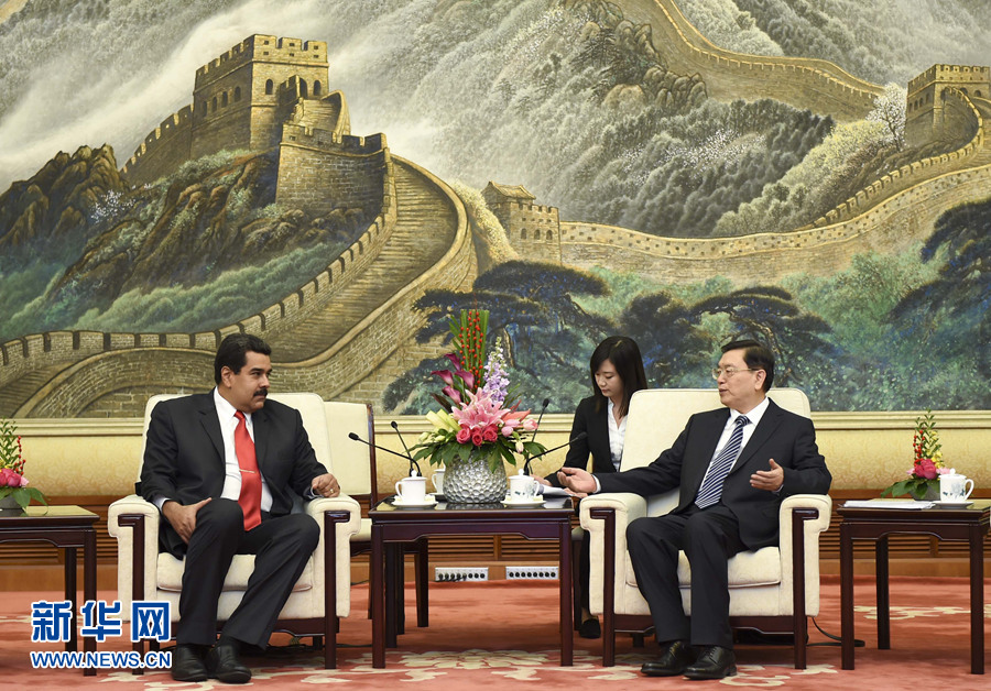 1月8日，全國人大常委會委員長張德江在北京人民大會堂會見委內(nèi)瑞拉總統(tǒng)馬杜羅。 新華社記者 張鐸 攝 