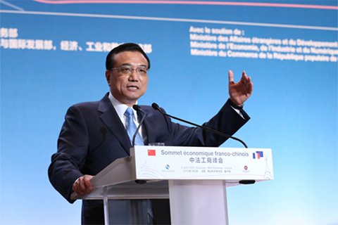 李克強總理2日在中法工商峰會演講時表示，中法建交50年來，兩國關(guān)系積累了寶貴經(jīng)驗，未來50年的中法關(guān)系將更燦爛輝煌。中國政府網(wǎng)