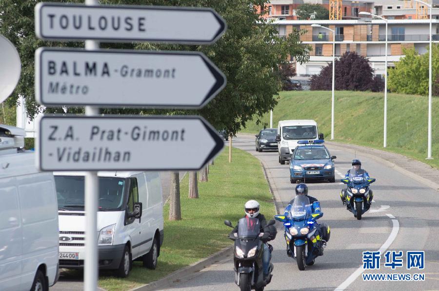 (國際)(1)飛機殘骸運抵法國圖盧茲航空技術(shù)分析機構(gòu)
