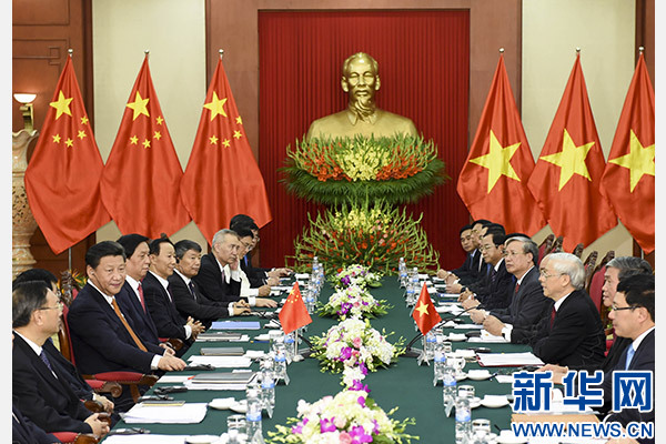 11月5日，中共中央總書(shū)記、國(guó)家主席習(xí)近平在河內(nèi)同越共中央總書(shū)記阮富仲舉行會(huì)談。 新華社記者李學(xué)仁攝