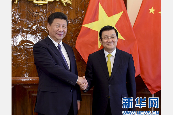 11月6日，中共中央總書記、國(guó)家主席習(xí)近平在河內(nèi)同越南國(guó)家主席張晉創(chuàng)舉行會(huì)談。 新華社記者李學(xué)仁攝