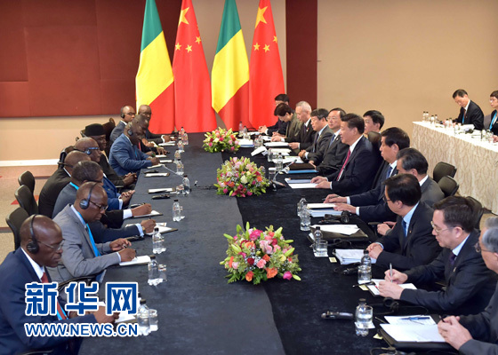 12月3日，國家主席習(xí)近平在約翰內(nèi)斯堡會見馬里總統(tǒng)凱塔。新華社記者 李濤 攝