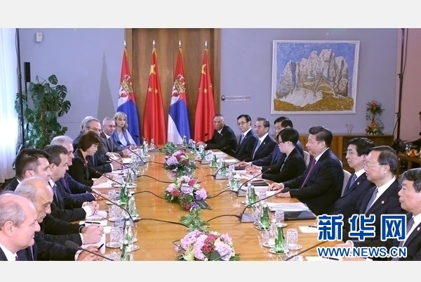 6月18日，國家主席習(xí)近平在貝爾格萊德同塞爾維亞總統(tǒng)尼科利奇舉行會談。 新華社記者 馬占成 攝