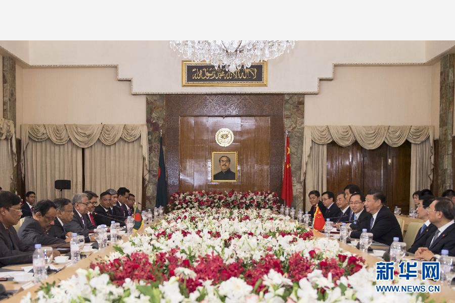 10月14日，國家主席習(xí)近平在達(dá)卡會見孟加拉國總統(tǒng)哈米德。新華社記者謝環(huán)馳攝 