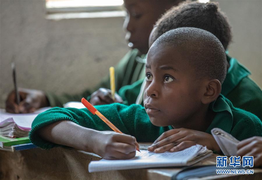 (國(guó)際)(2)幫肯尼亞孩子圓上學(xué)夢(mèng)