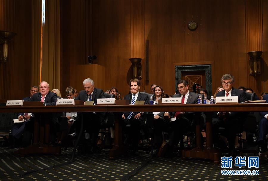 (XHDW·圖文互動)(2)特寫:關(guān)稅陰云下美汽車行業(yè)憂心忡忡