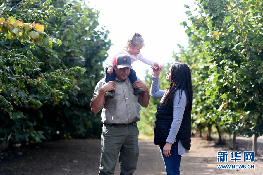 (國(guó)際·圖文互動(dòng))(2)“這些樹寄托著我們對(duì)中國(guó)市場(chǎng)的信心”——探訪美俄勒岡州榛子果農(nóng)