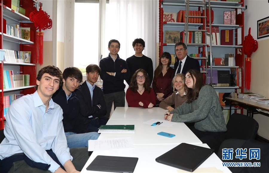 （國(guó)際&middot;出訪配合&middot;圖文互動(dòng)）（1）通訊：我們的夢(mèng)想里一定有中國(guó)&mdash;&mdash;意大利羅馬國(guó)立住讀學(xué)校師生熱議習(xí)近平主席回信