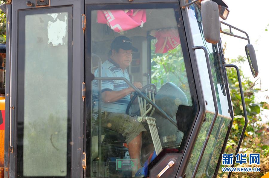 （國際&middot;&ldquo;一帶一路&rdquo;高峰論壇&middot;圖文互動）（1）老撾村民的夢想在中老鐵路上延伸