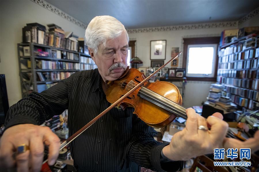 （國(guó)際&middot;圖文互動(dòng)）（2）通訊：一位美國(guó)音樂(lè)家的46年中國(guó)&ldquo;琴緣&rdquo;