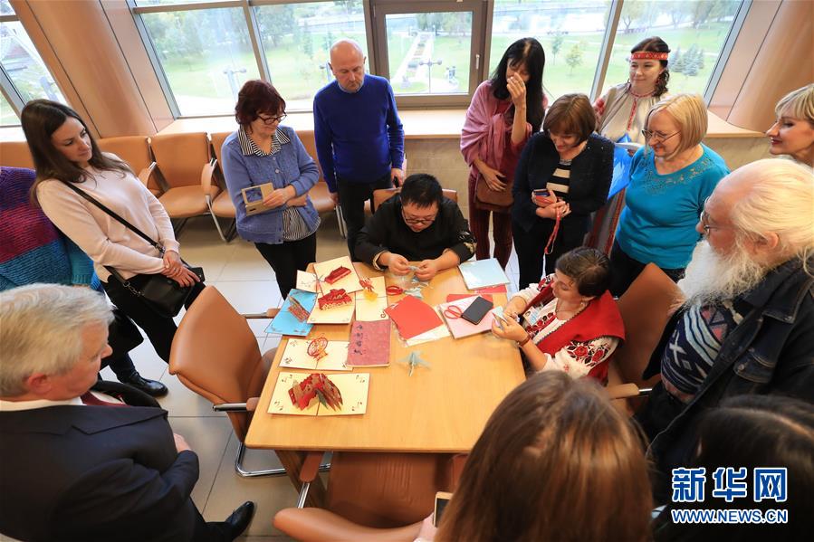 (國際)(2)中白民間藝術(shù)精品展在白俄羅斯開幕