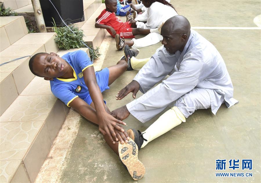 （國際&middot;圖文互動）（8）通訊：&ldquo;我也曾混跡街頭，終于靠習(xí)武自立&rdquo;&mdash;&mdash;喀麥隆人姆巴的武術(shù)情緣