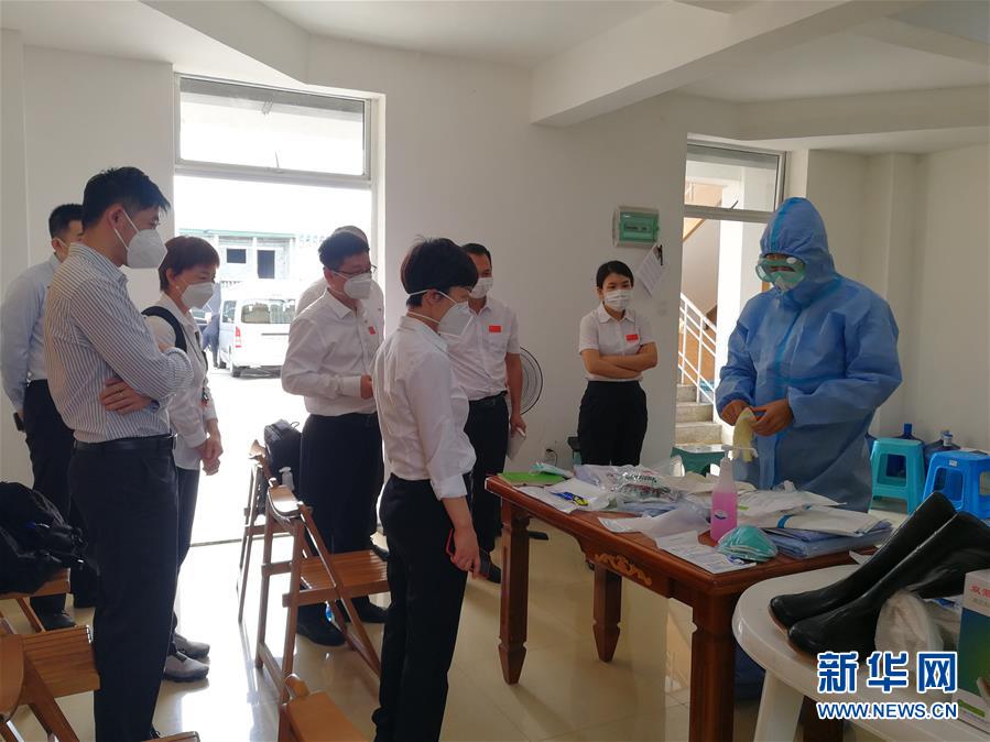 （國際疫情&middot;圖文互動(dòng)）（3）中國醫(yī)療專家組為赤道幾內(nèi)亞抗疫帶來&ldquo;希望之光&rdquo;