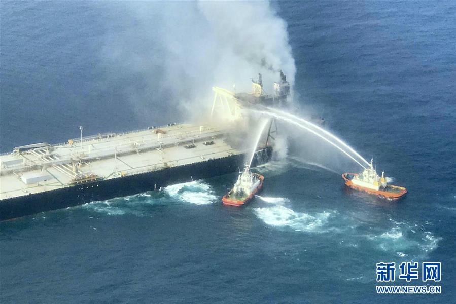 （國(guó)際&middot;圖文互動(dòng)）（7）在斯里蘭卡中國(guó)專(zhuān)家和中資企業(yè)助力油輪滅火