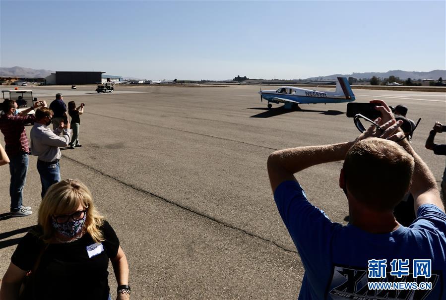 （國(guó)際&middot;圖文互動(dòng)）（4）&ldquo;飛虎隊(duì)&rdquo;百歲老兵駕機(jī)重上藍(lán)天