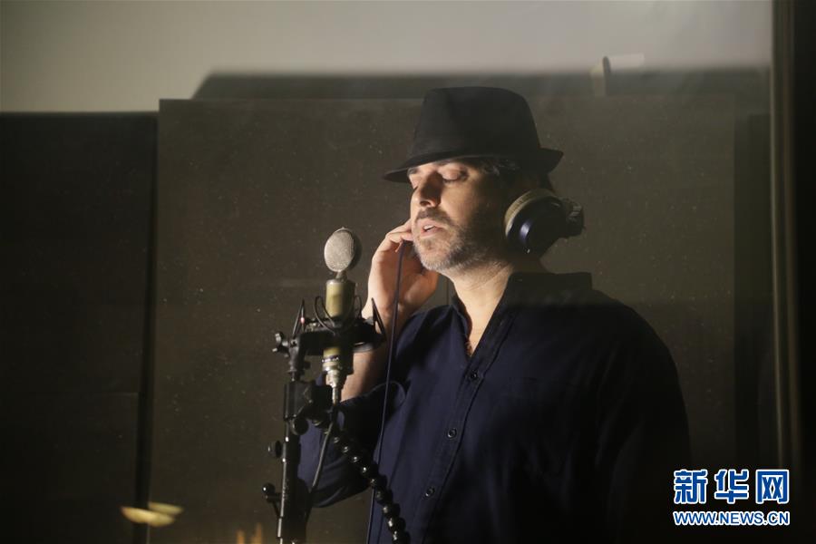 （海外抗疫故事&middot;圖文互動(dòng)）（5）通訊：用原創(chuàng)音樂(lè)支持中國(guó)抗擊新冠疫情的以色列歌手