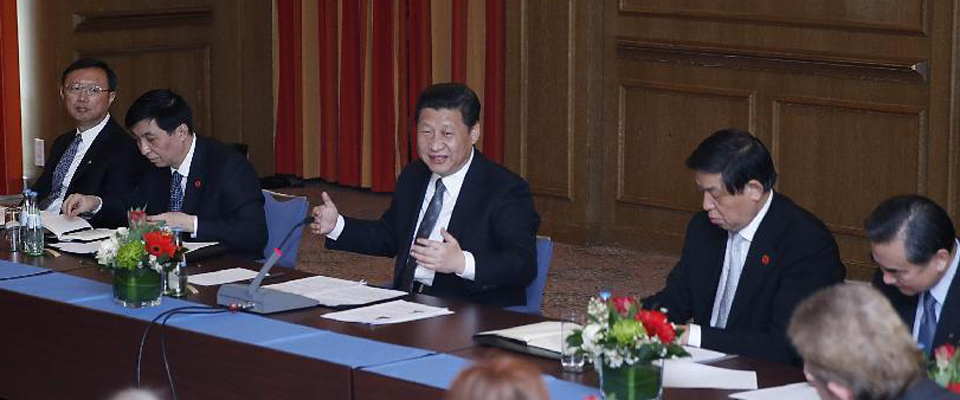 習(xí)近平同德國(guó)漢學(xué)家、孔子學(xué)院教師代表和學(xué)習(xí)漢語(yǔ)的學(xué)生代表座談